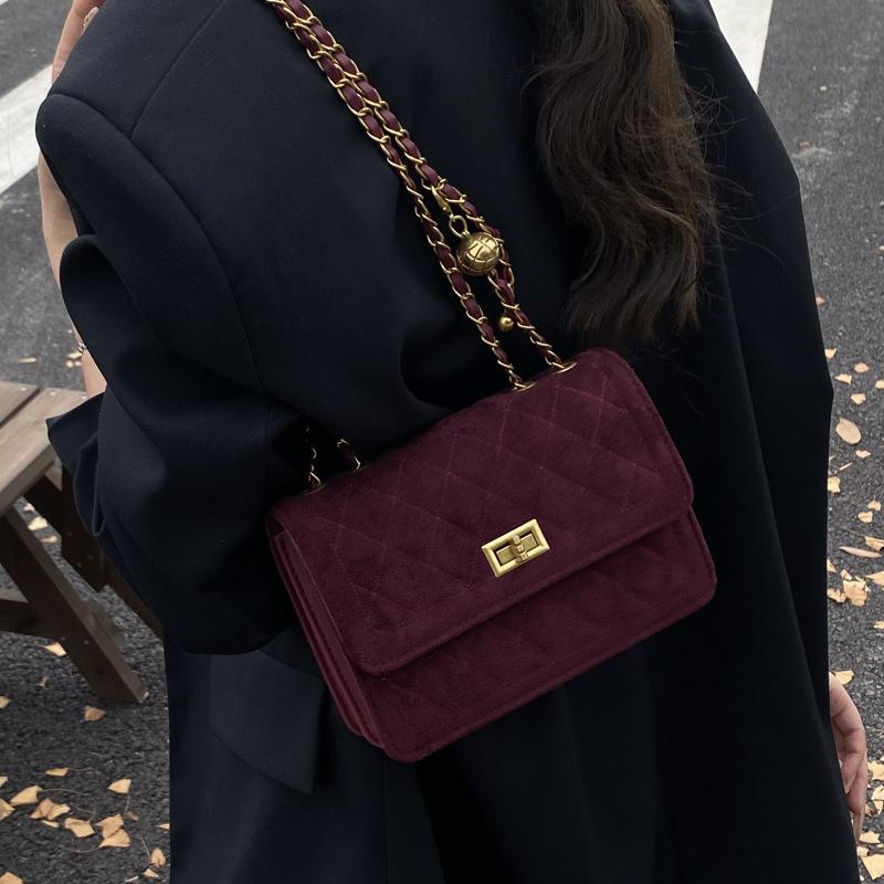 Simple Small Bag 2025 New Trendy Fashion Chain Shoulder Women's Bag Diamond Grid Embroidery Thread Messenger Bag Versatile Small Square Bag
