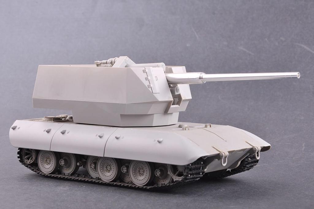 Trumpeter 1/35 Scale German E-100 Anti-Aircraft Tank with 12.8cm Flak 40 Plastic Model Kit 09585