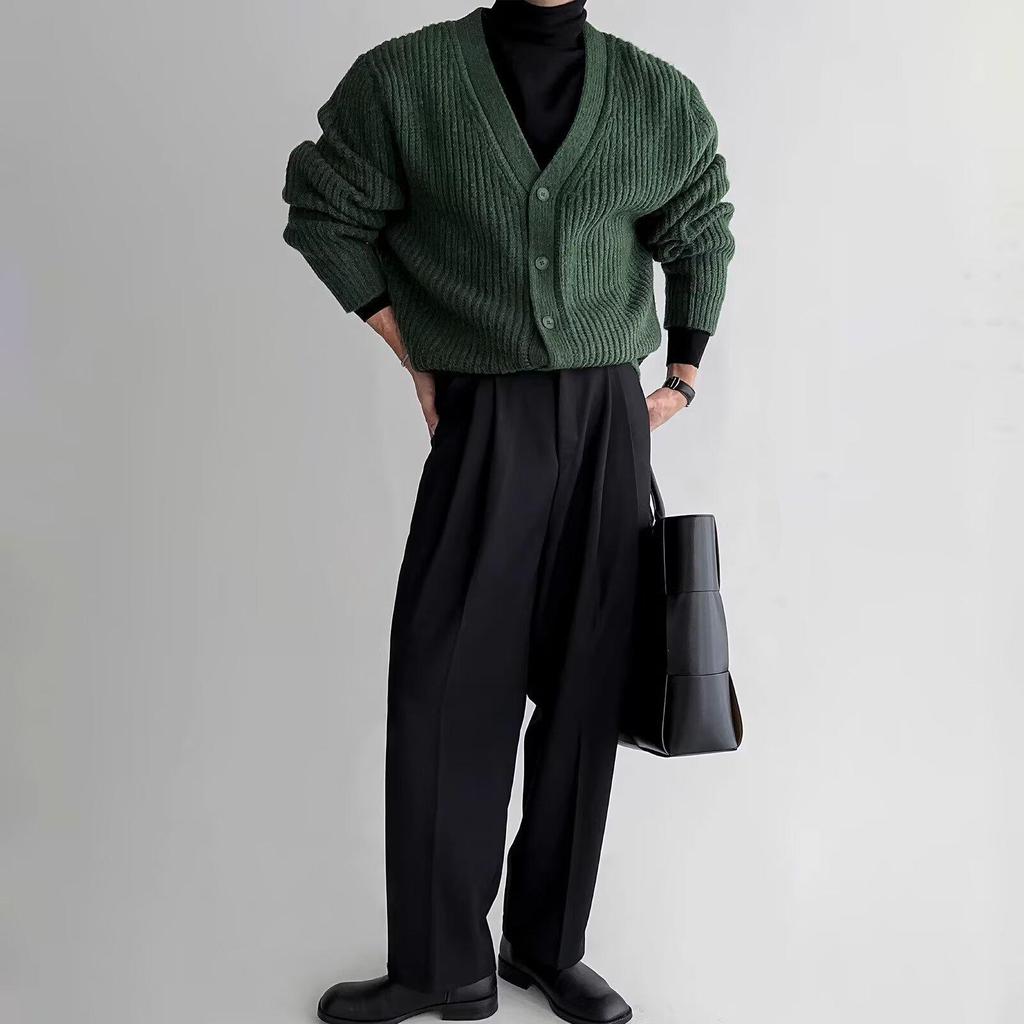 2026 Japanese Retro V-neck Knit Cardigan: Spring/Autumn Artistic Loose Sweater for Men