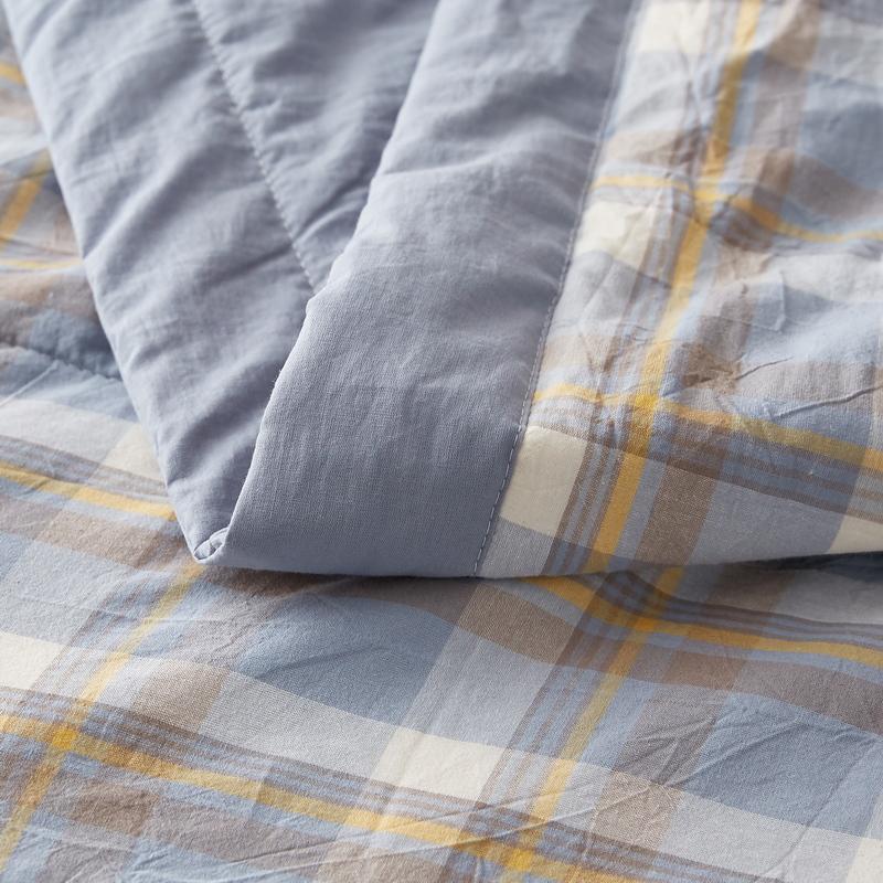 Simple Geometric Plaid Summer Quilt Japanese Style Soft Skin-friendly Air Conditioning Thin Quilt Bedroom Travel Throw Blanket