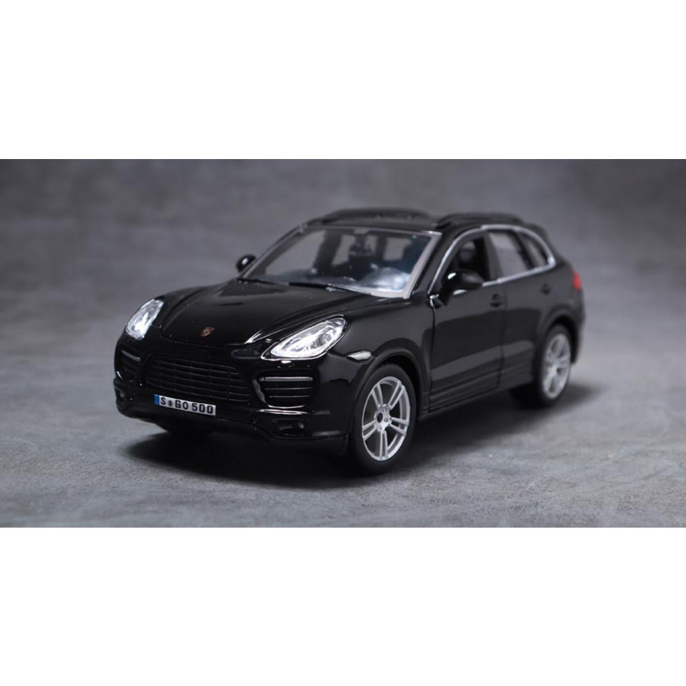 Bburago 1:24 Black Porsche Cayenne Turbo Diecast Model Car