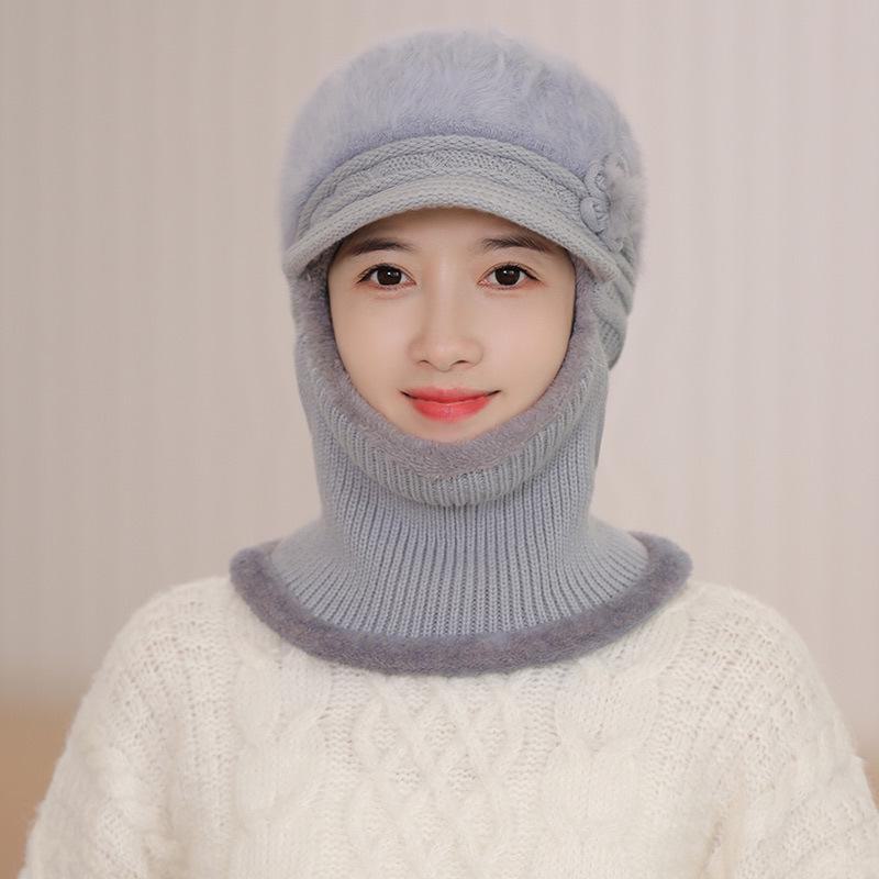 Women's Stylish Duckbill Hat with Fur Scarf – Warm, Knitted, for Middle-aged & Elderly