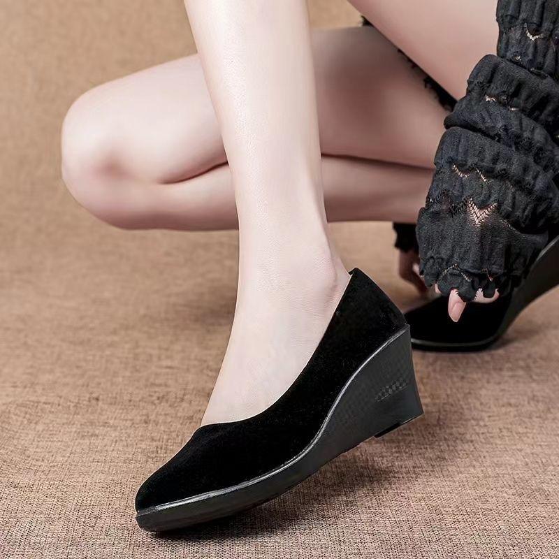 Fashion Women's Casual Shoes 2025 Spring and Autumn Edition Slope Heel Shallow Mouth Sleeve Foot Cloth Shoes Breathable Work Single Shoe