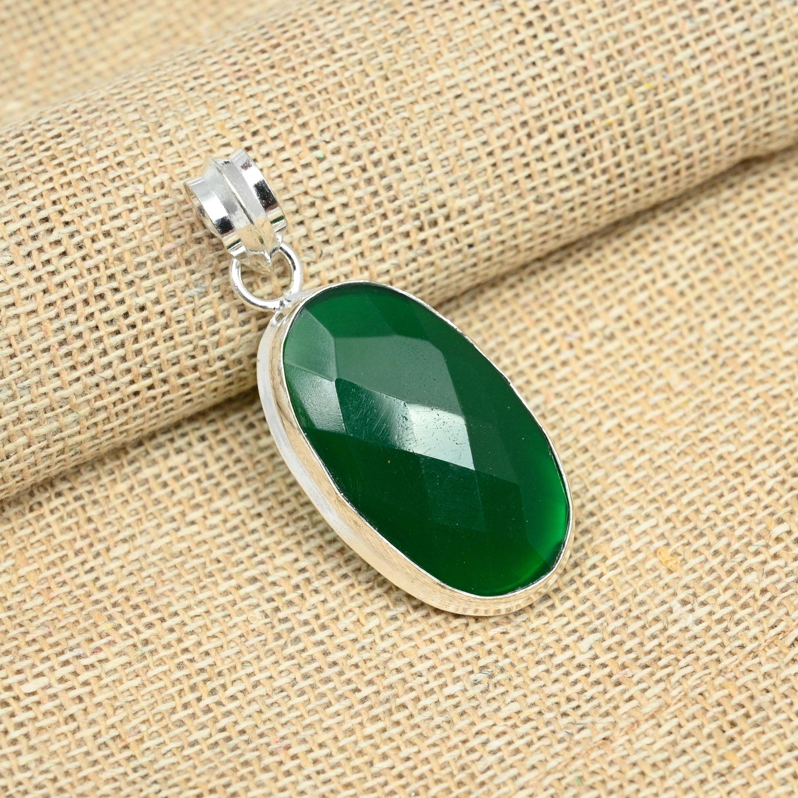 

Зеленый оникс драгоценный камень твердый стерлингового серебра 925 пробы дизайнерский ювелирный кулон ручной работы 1.98 Inches зелёный