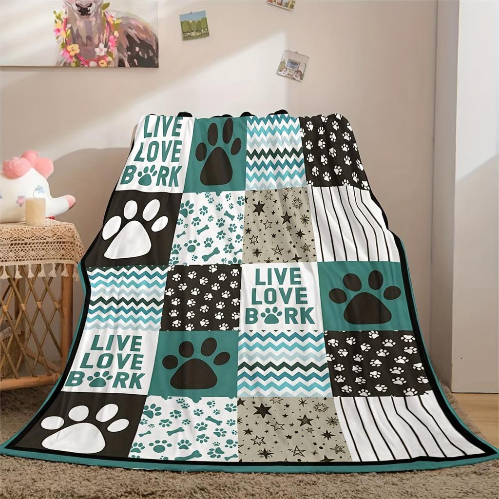 Lovely Animal Flannel Blanket Green Dog Footprint for Kids Bedroom Decoration Warm Soft Comfertable Blanket for Sofa Chair