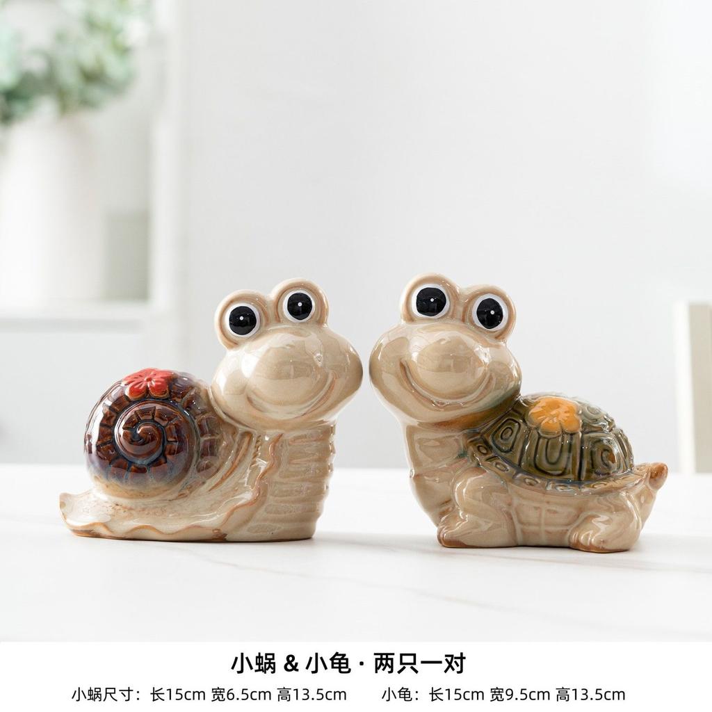 Jingdezhen Ceramic Turtle Snail Ornament, Creative Home Living Room TV Cabinet Fish Tank Decoration Landscaping Decoration
