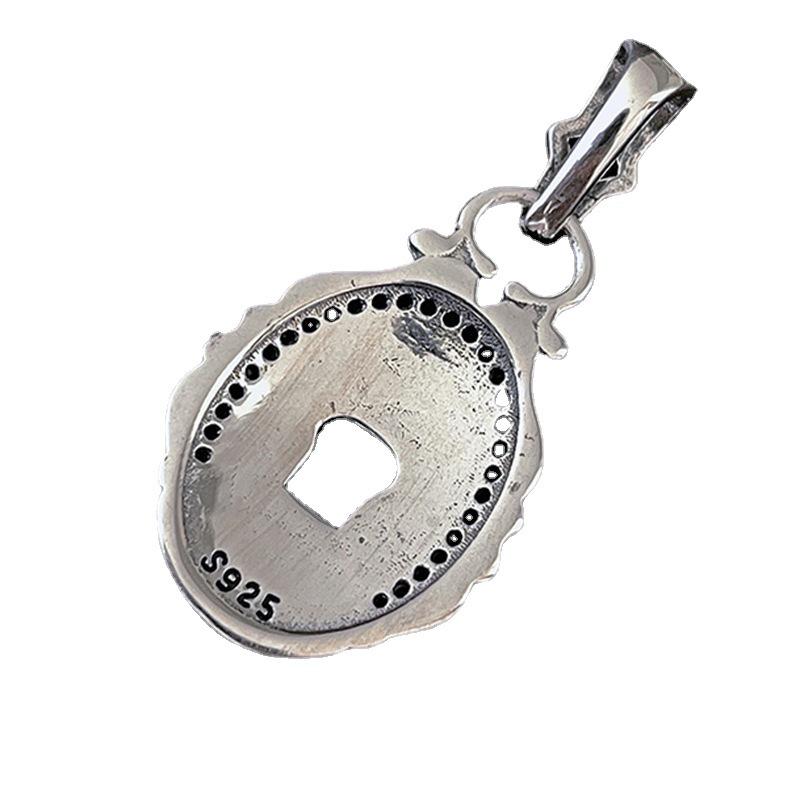 Vintage Embossed Crown Oval Pendant Necklace: Fashionable Women's Clavicle Sweater Chain