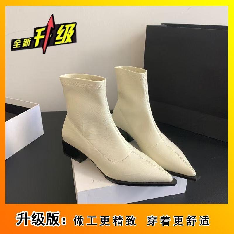 2025 new Internet celebrity popular temperament brown short tube non-slip small bare boots British style retro pointed short boots children