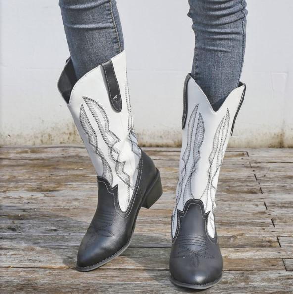 

Foreign trade new 2025 medium tube Martin boots women s pointed head embroidered square root medium tube large size women s boots are in stock 35 чёрный