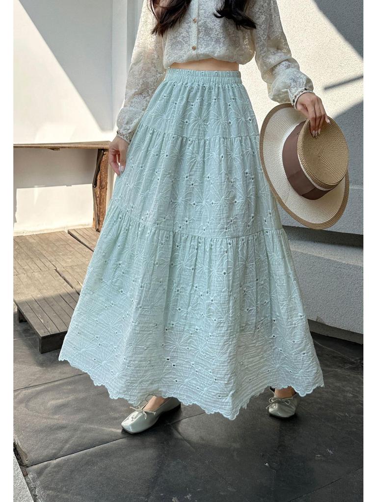 2026 Autumn Women's French Retro Elastic Waist Embroidered Hollow Out Long Skirt