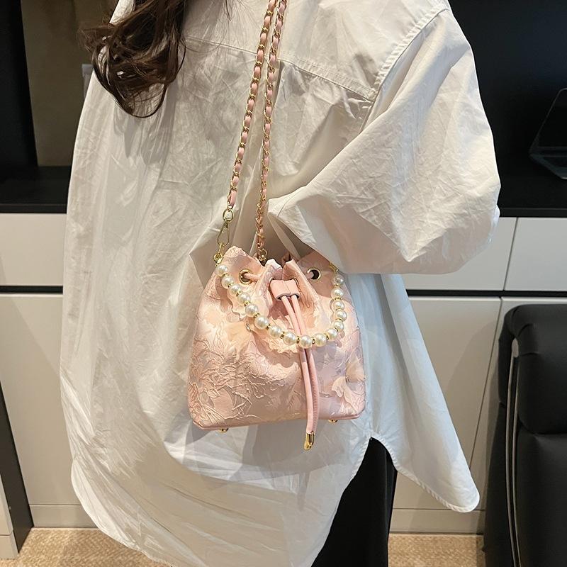 Casual Simple Niche Design Bag Women's 2025 Spring New Fashion Trend Bucket Bag Shoulder Messenger Bag