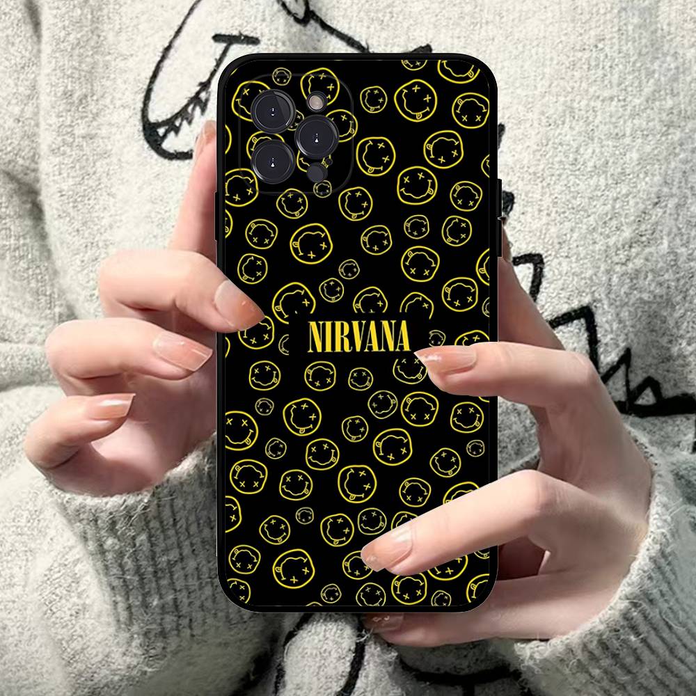 N-Nirvanaes Rock Band Phone Case For IPhone 17 16 15 Plus X 14 11 12 13 Mini Pro Max Mobile Case