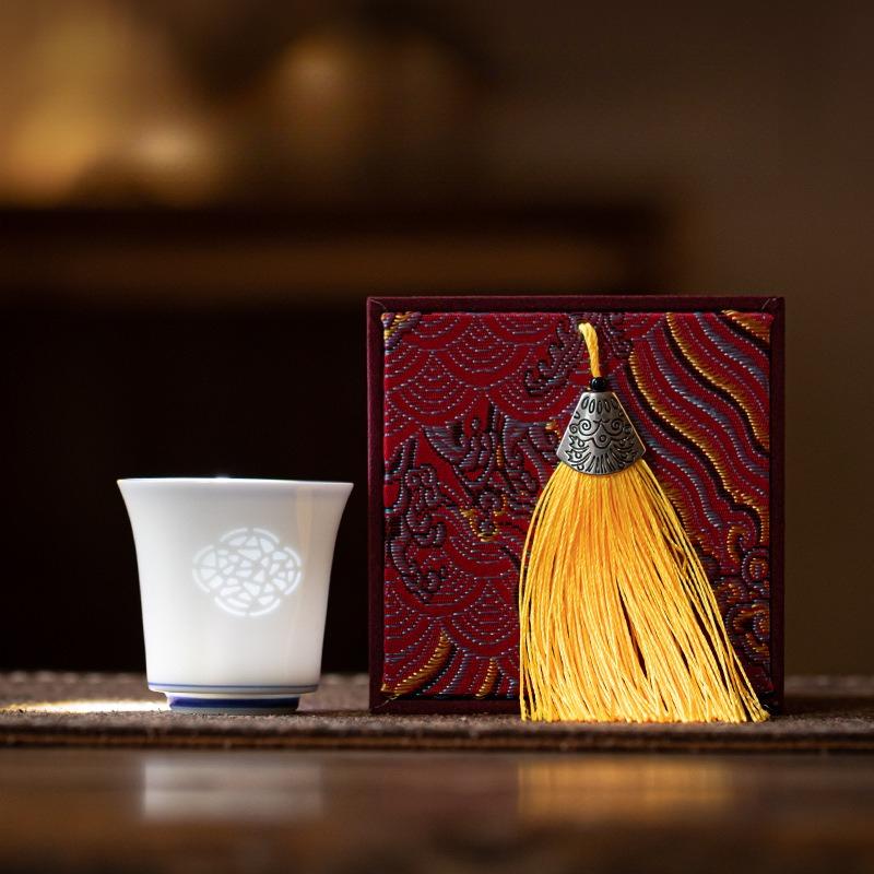 Exquisite Window Paper Magnolia Cup White Porcelain Ceramic Master Cups Chinese Kung Fu Tea Set Teaware Tea Ceremony Accessories