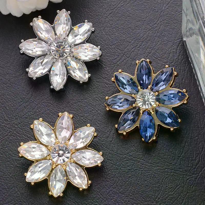 5Pcs Luxury And Beautiful Flower Inlaid Rhinestone Metal Buttons Clothing Gift Boxes Scarves Hats DIY Decorative Accessories