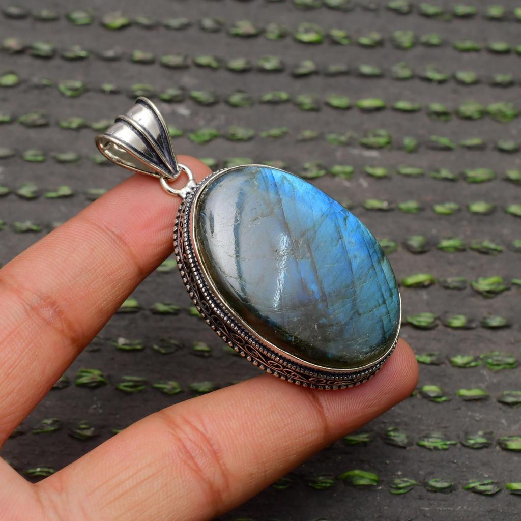 Labradorite Gemstone Pendant Gemstone : 925 Sterling Silver Handmade Jewelry Pendant