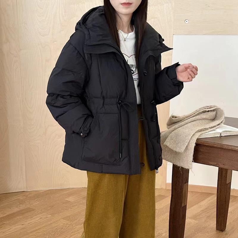 Hooded small down jacket women's short 2024 winter waist design sense pig nose buckle warm jacket tide