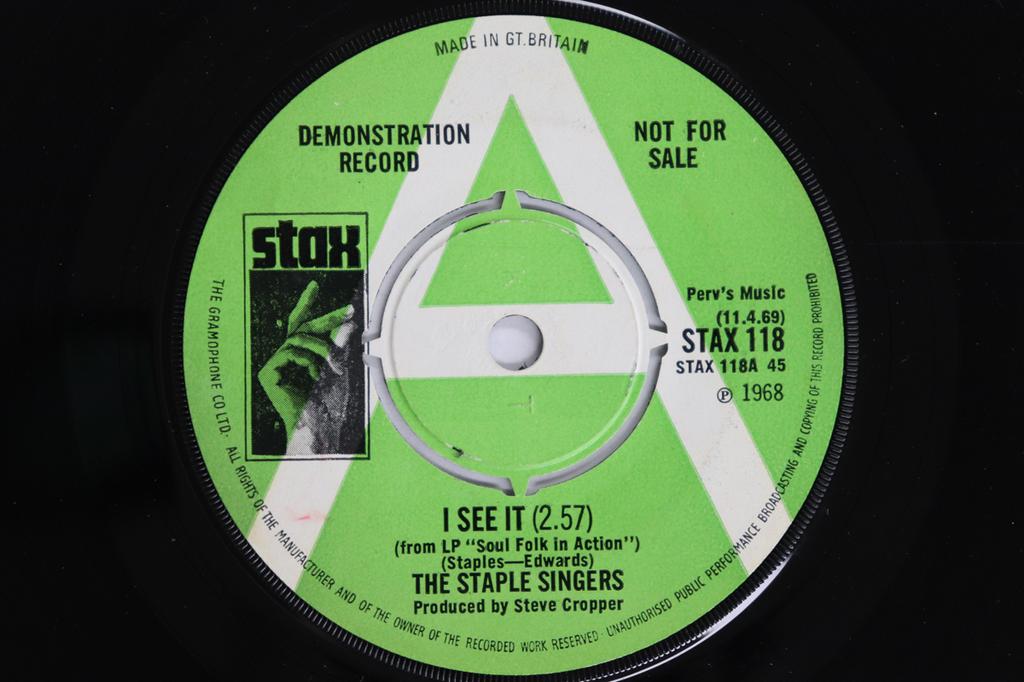 7inch Record STAPLE SINGERS - I See It / The Ghetto STAX118PROMO STAX 1969 UK Soul/Funk Used