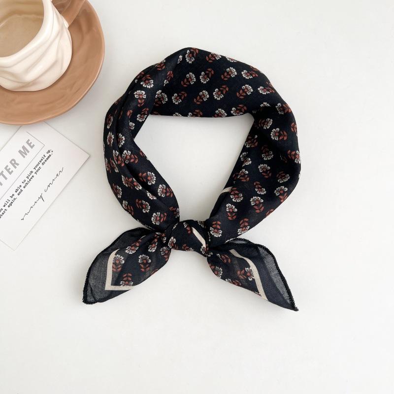 Polka dot silk scarf women's spring and summer new Korean ins versatile neck protection scarf fashion headscarf square scarf silk scarf