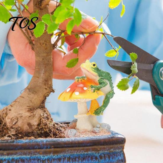 Durable Resin Ornaments for Miniature Gardens Frog on Mushrooms Figurine, DIY Micro Landscape Bonsai Ornament, Small Decorative Accents Potted Plants