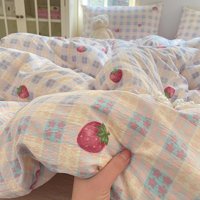 Ins Girls Strawberry Bedding Sets  New Queen Size Bed Sheet Set Duvet Cover Set With Pillowcase No Filling
