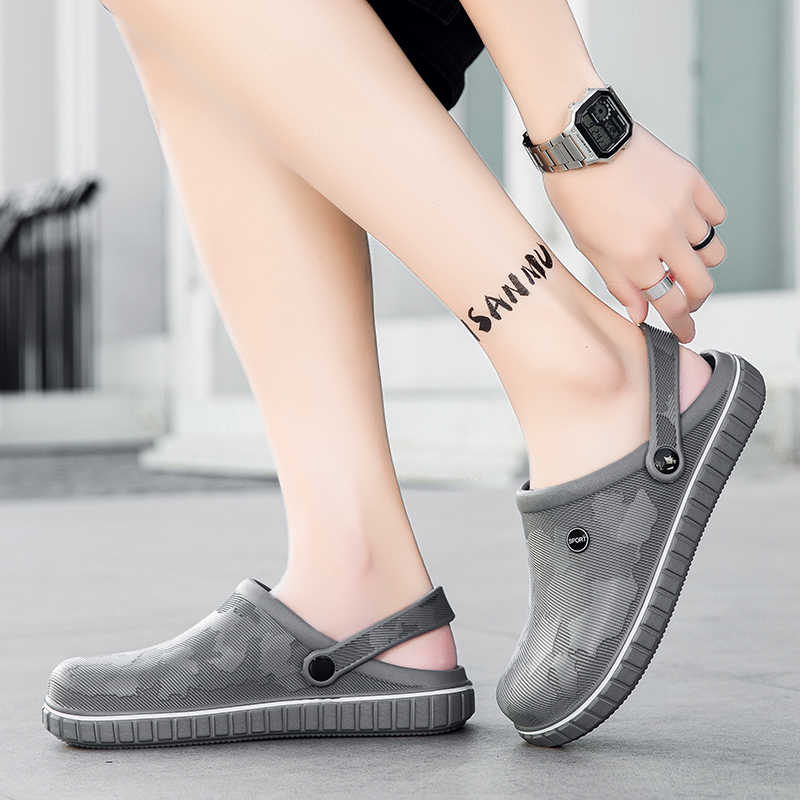 Fashion Perforated Flat-heeled Summer Flip Flops Slippers Men's Summer Sports Sandals Shoes Basketball Sneakers Of Famous Brands