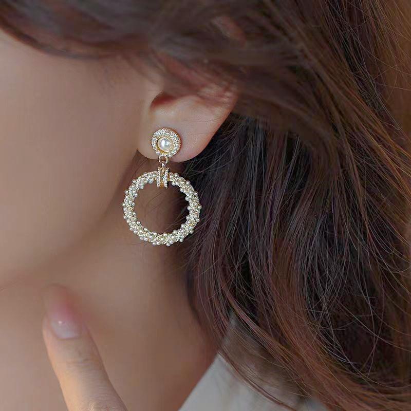 French Retro Pearl Stud Earrings Women's Fashion High-end Earrings New Light Luxury Niche Earrings Temperament Earrings