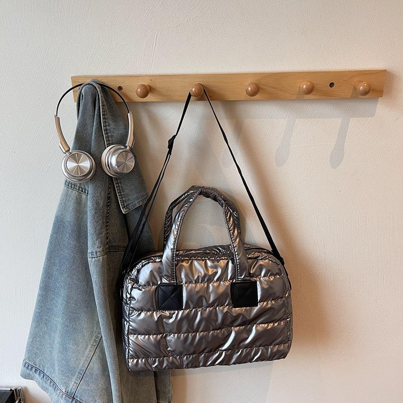 

Bag women s autumn new large-capacity fashionable simple tote bag shoulder crossbody portable fashionable foreign leisure bag серый