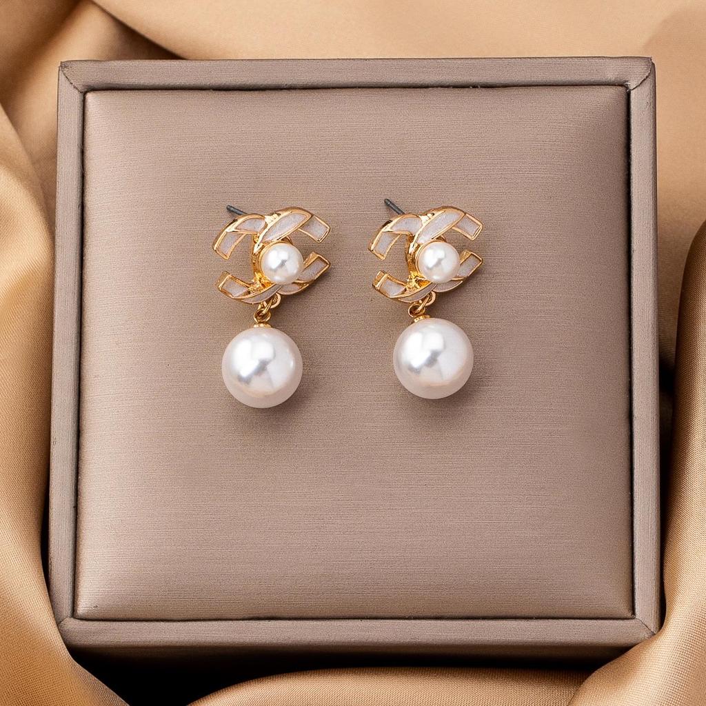 Daisy Jewelry: Imitation Pearl & Rhinestone CC Pendant Earrings for Women's Daily Wear
