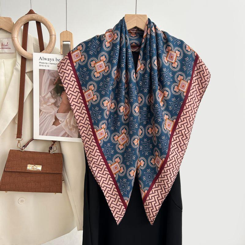 Autumn And Winter White Flower Print Fresh And Elegant 90 Square Scarf Herringbone Shawl Soft Skin-Friendly Warm Scarf
