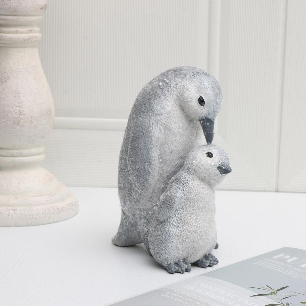 Charming Resin Penguin Figurine, Perfect for Garden, Yard, Ice Rink & Ski Slope Decor - Versatile Indoor/Outdoor Ornament for Ho