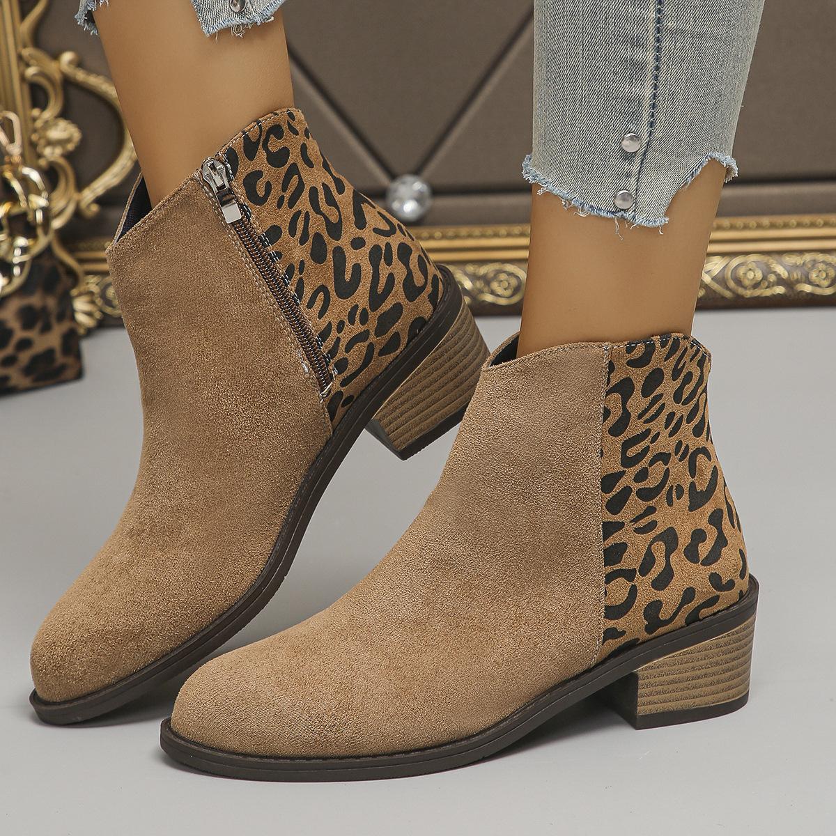 

European and American color matching pointed thick heel Martin boots women s V-mouth British style velvet large size short leather boots women 43 верблюд