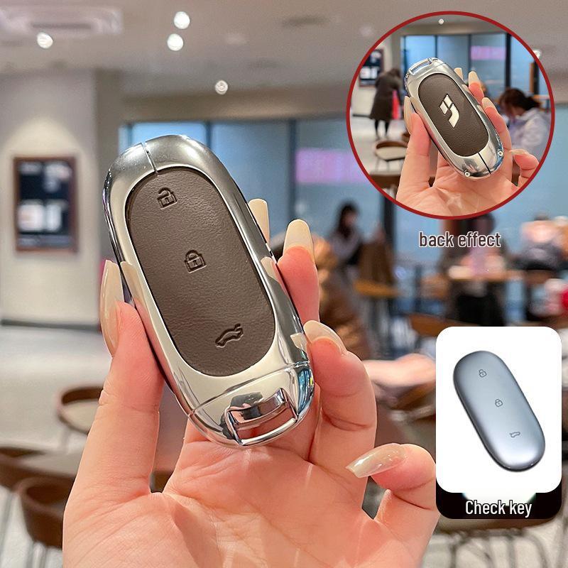 

Li Auto L9/L8/L7/L6 Leather Key Case: Metal Protective Shell with Buckle