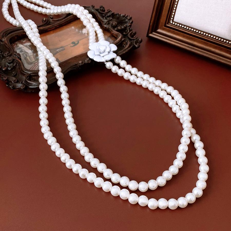 

Ожерелье с подвеской в виде двойного цветка из стеклянного жемчуга, в средневековом придворном стиле, изящная цепочка для свитера, повседневное ожерелье