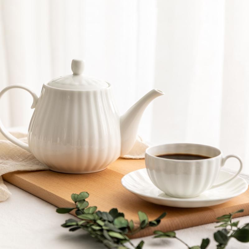 Bone China Coffee Pot Office Teapot Ceramic Large Capacity Tea Pot with Filter Creative Household Simple Handmade White Kettle