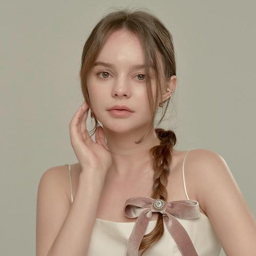 Besty Royal Velvet Bianca Hairpin