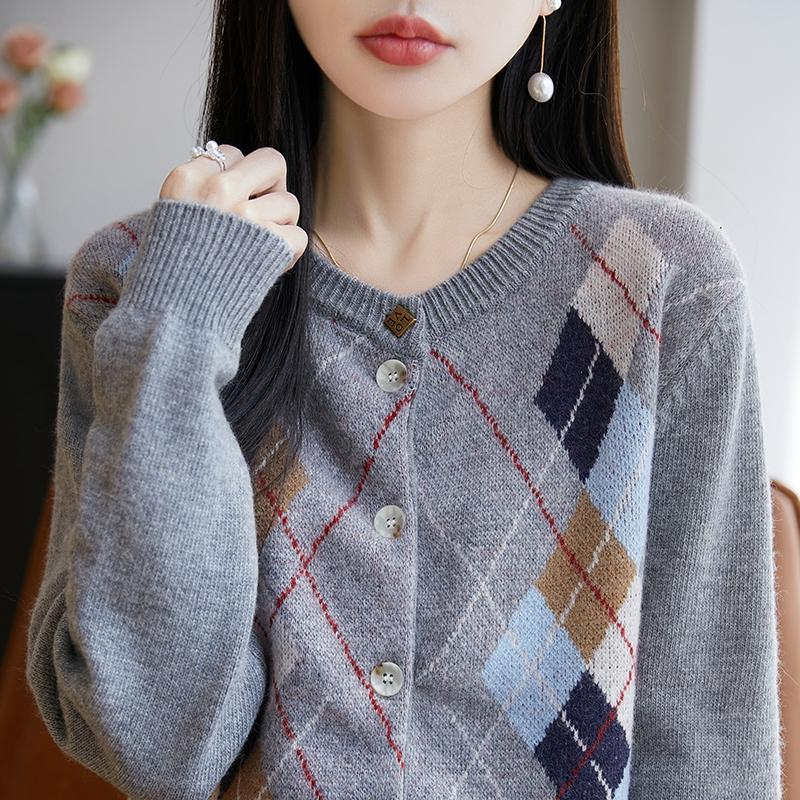 Cardigan ușor, 50% lână, 50% mătase de dud, pentru femei - tricotaje versatile pentru 4 sezoane pentru confort și stil pe tot parcursul anului