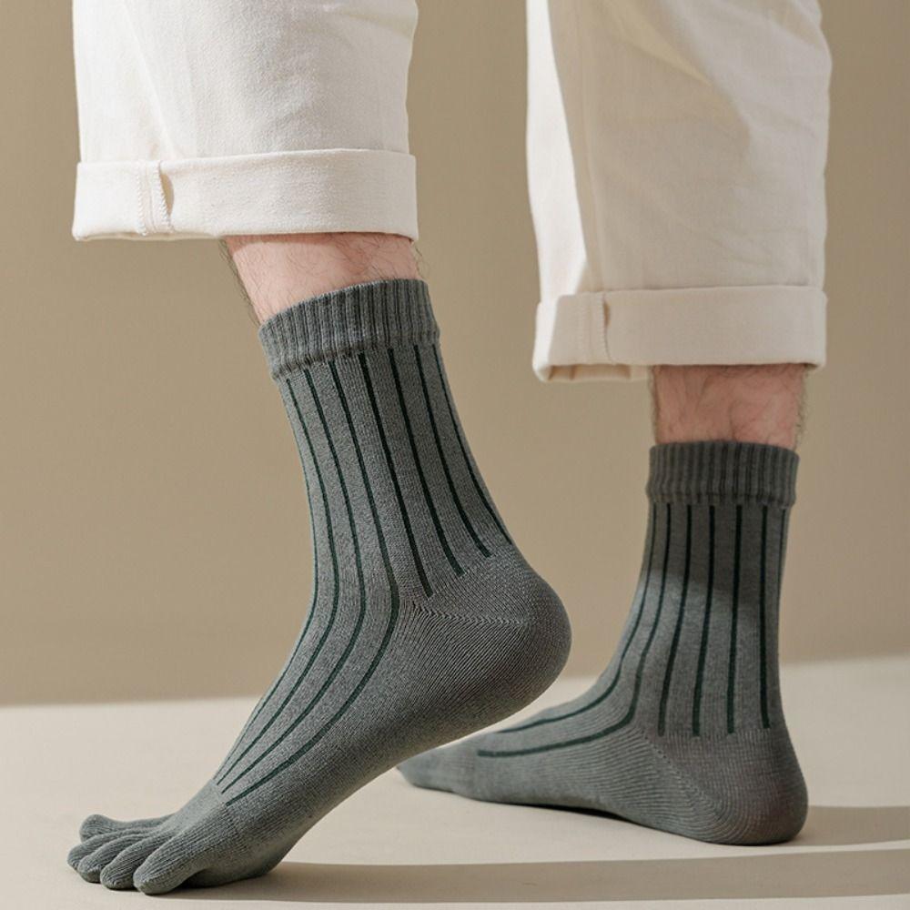 

2Pairs Simple Five Finger Socks Solid Color Five Toe Socks Mid-calf Socks Man Autumn