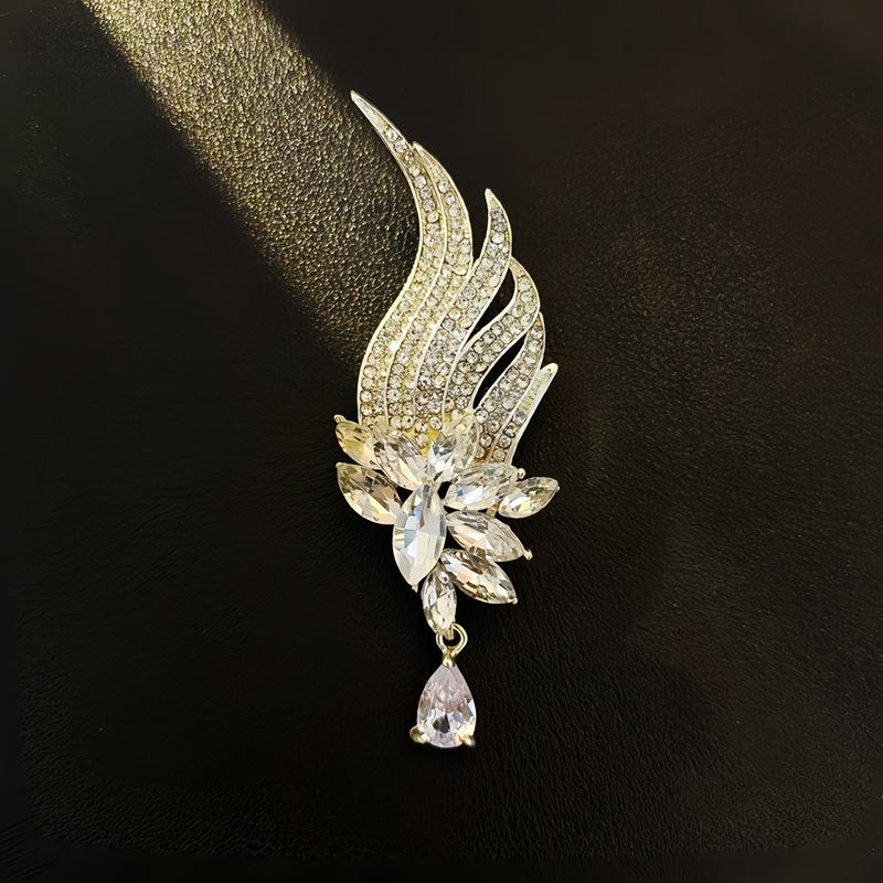 High-End Light Luxury Flower Brooch Female Heavy Industry Design Sense Animal Brooch Diamond Corsage Coat Clothing Accessories