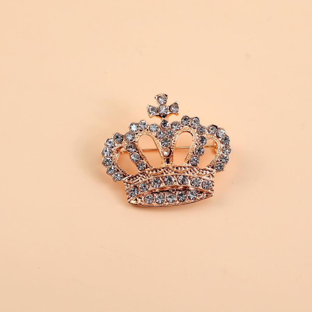 Anti-Wardrobe Malfunction Crown Brooch: Elegant Couple Style Pin for Fashion-Forward Outfits