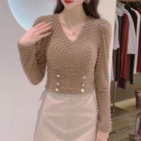 Korean Style V-Neck Long Sleeve Solid Knit Top – Autumn 2025 Women's Slimming Fashion.