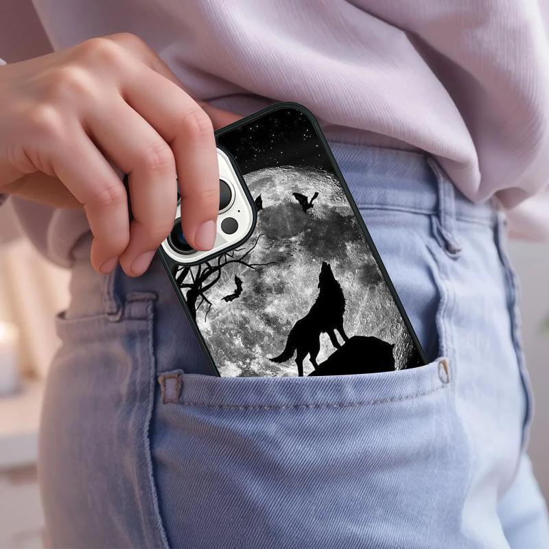 Moon Roaring Wolf Phone Case For iPhone 17 Air 15 16e 14 13 Pro Max Coque 12 11 Pro Max PLUS cover