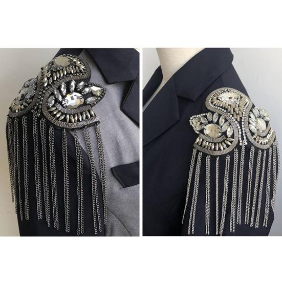 Epaulette Dekorativ Handgefertigt Strass Punk Stil Retro Mode Quaste Kette Schulterklappe Abzeichen für Kleiderdeko