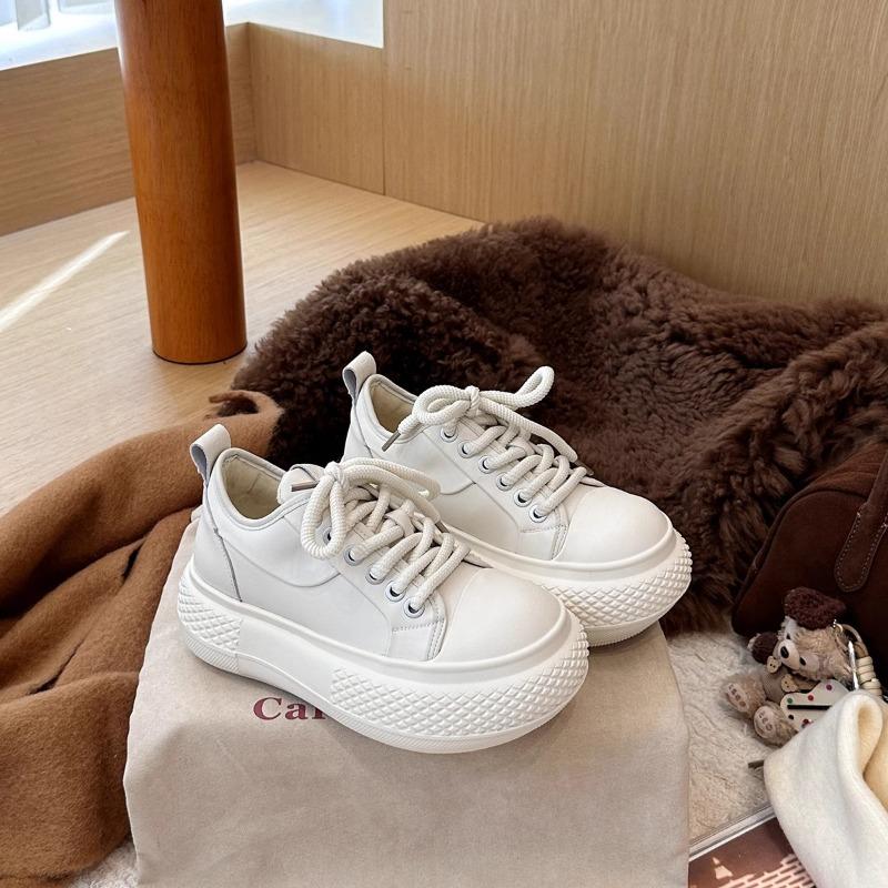 Thick-soled big-headed board shoes increase the height of small autumn and winter new velvet bread shoes muffin casual dad shoes women