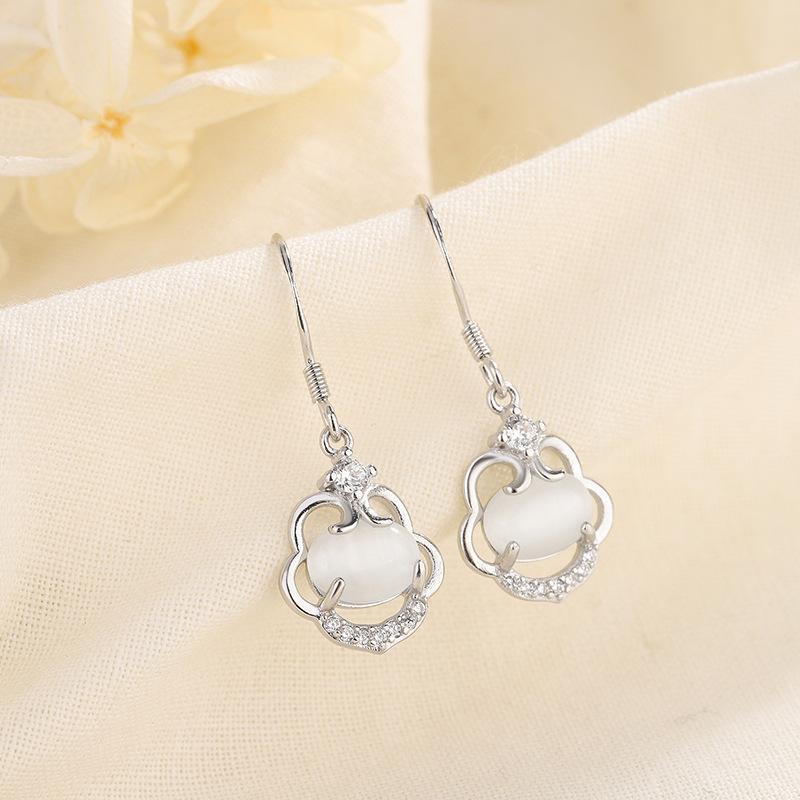 

S925 Silver Cat Eye Stone Ruyi Peace Lock Earrings Women Light Luxury High End Fashion Jewelry