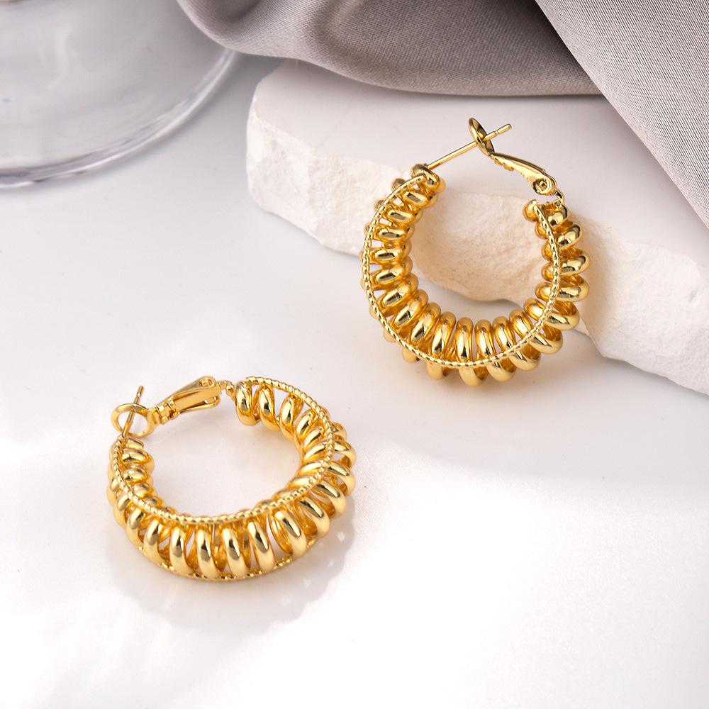 

Женские серьги-кольца премиум-класса в стиле легкой роскоши - Стильные, не меняющие цвет, с преувеличенным дизайном для круглых и квадратных лиц.