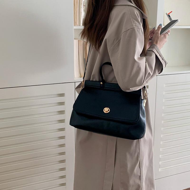 Retro Leather Crossbody Bags for Women Versatile Large Capacity Shoulder Bags Simple Briefcase Handbags Commuting Messenger Bags