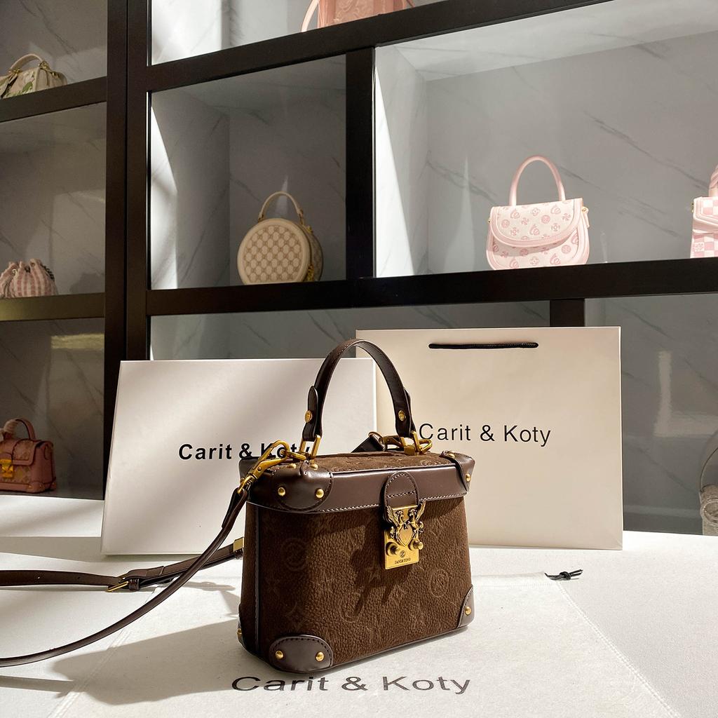 A Niche Velvet Embossed Box Bag for Autumn and Winter, A High-end Handheld Small Square Bag