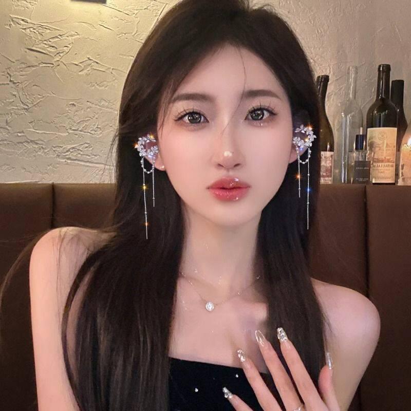 Elegant Zircon Crescent Moon Pearl Tassel Ear Clip - Chic & Versatile Niche Fashion Earring