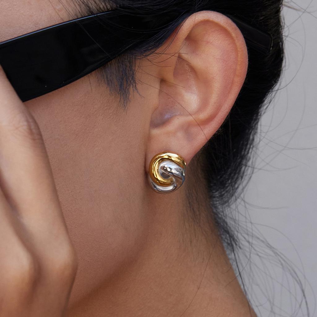 Senso del design stile classico oro 18 carati, abbinamento colori oro e argento orecchini avvolti lucidi non sbiadiscono gioielli