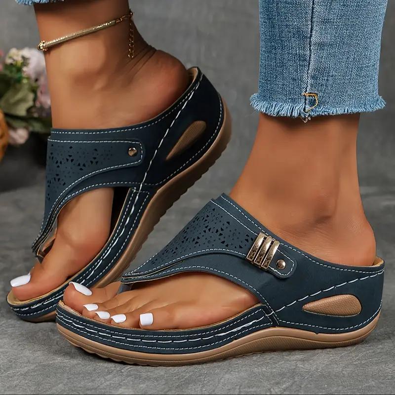 

Flip-flops Women 2026 Summer New Large Size Hollow Metal Thick Soled Flip-flops Women 43 темно-синього кольору